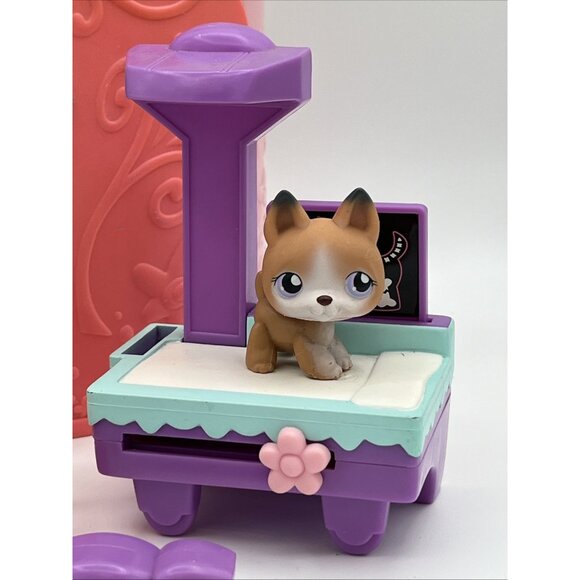 Littlest Pet Shop Get Better Center Vet Clinic Playset 2005 Hasbro Vintage READ - Picture 2 of 16